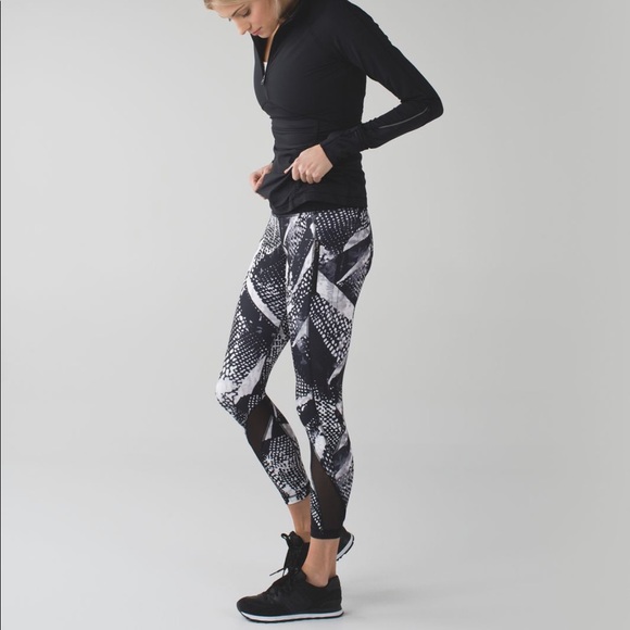Lululemon Inspire tight II - Picture 6 of 9